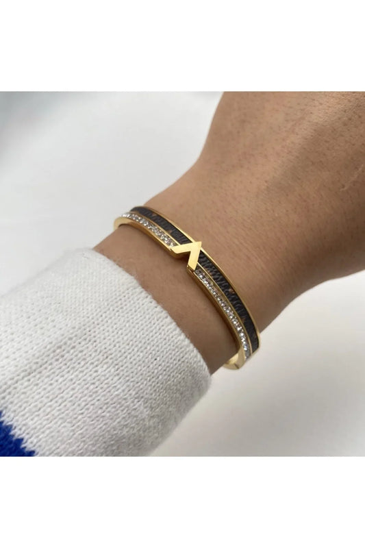 GOLDEN V LEATHER BRACELET ( Small Size )