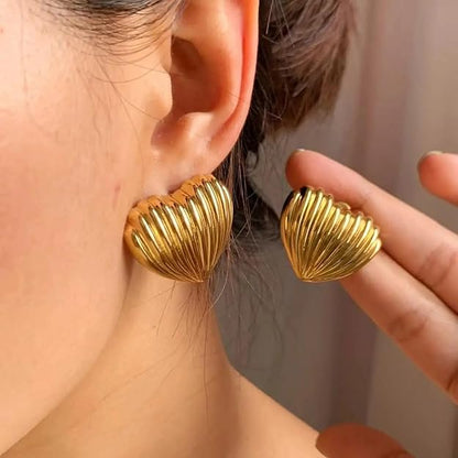 18K GOLD PLATED CHUNKY QUINN HEART EARRINGS