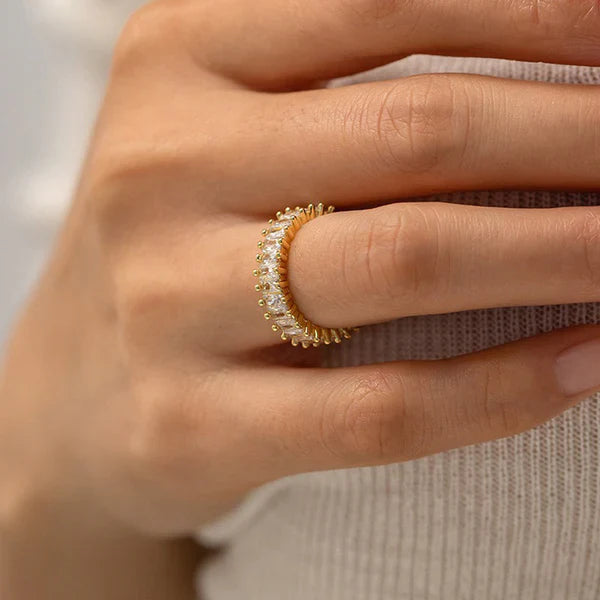 VINTAGE ELEGANCE GOLD PLATED ANTI TARNISH WHITE COLOR RING