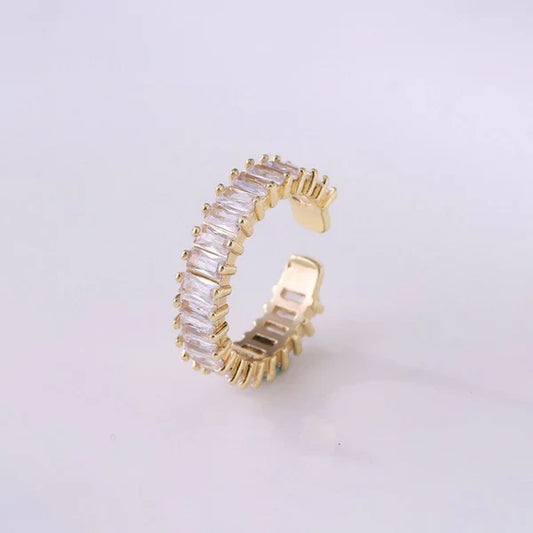 VINTAGE ELEGANCE GOLD PLATED ANTI TARNISH WHITE COLOR RING