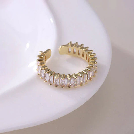 VINTAGE ELEGANCE GOLD PLATED ANTI TARNISH WHITE COLOR RING