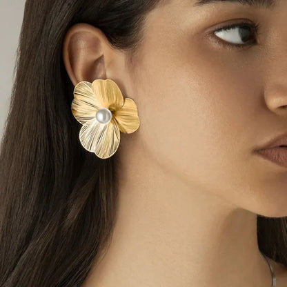 Golden Flower With Pearl
