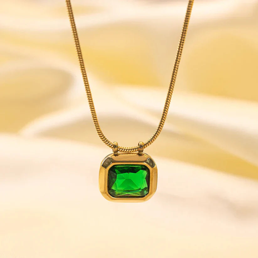 EMERALD GRACE NECKLACE