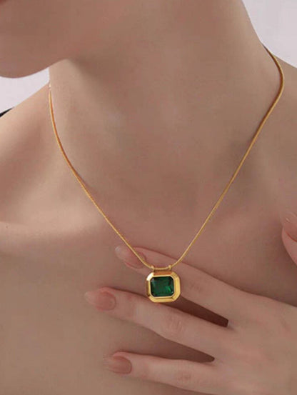 EMERALD GRACE NECKLACE