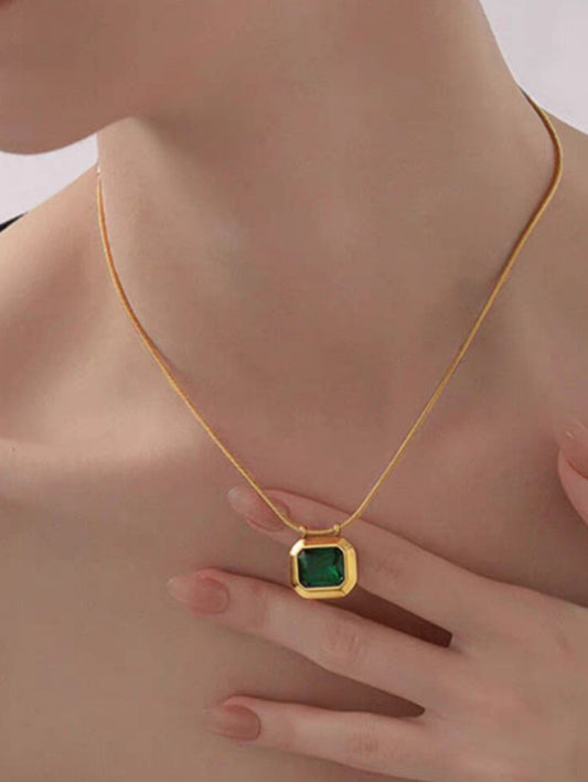 EMERALD GRACE NECKLACE
