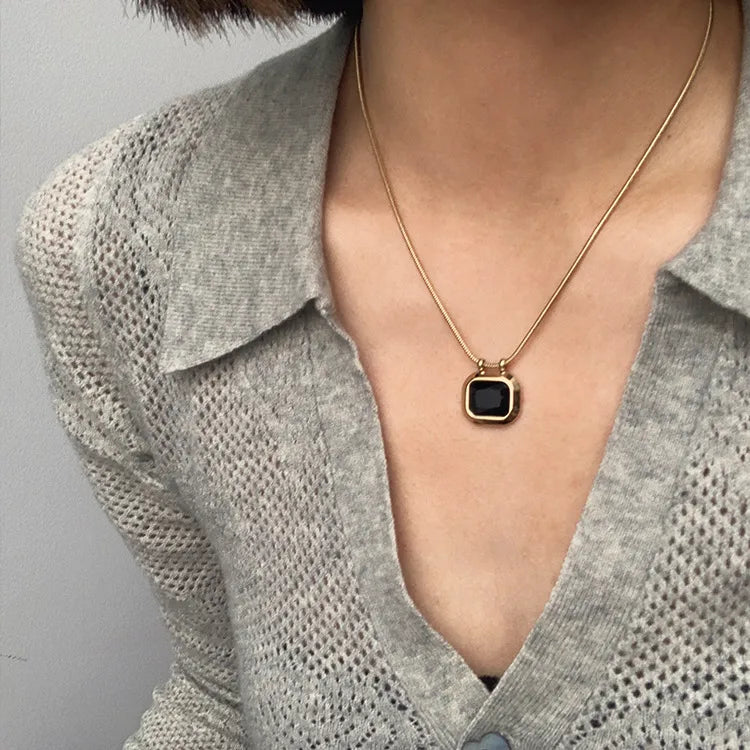 EMERALD GRACE NECKLACE