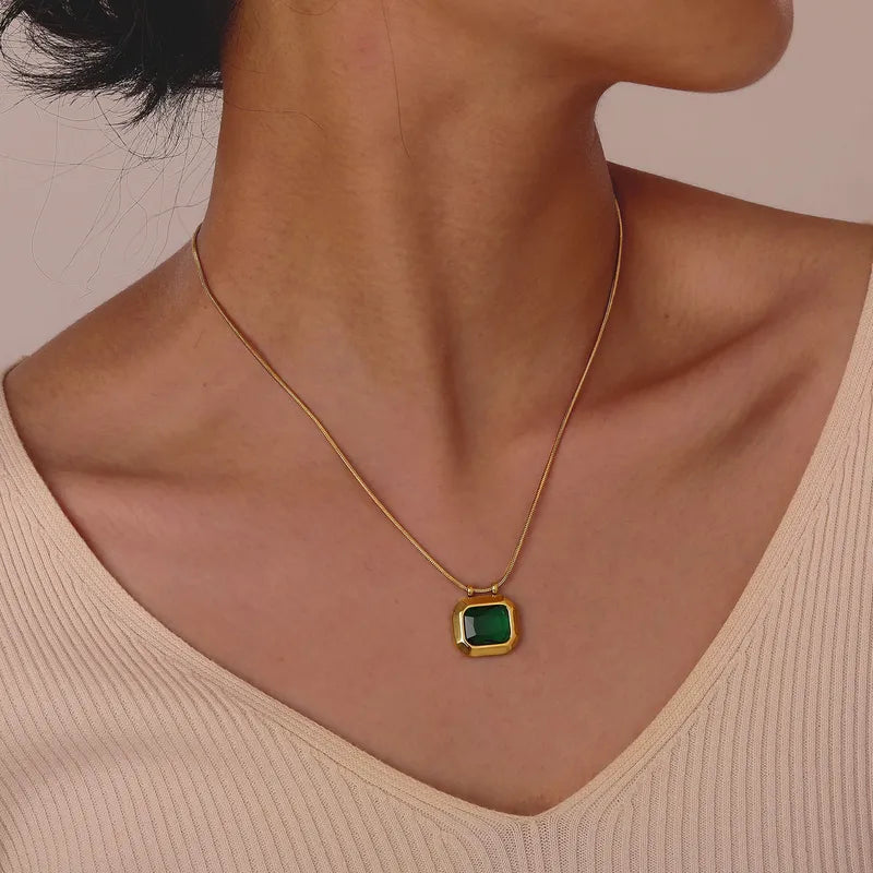 EMERALD GRACE NECKLACE