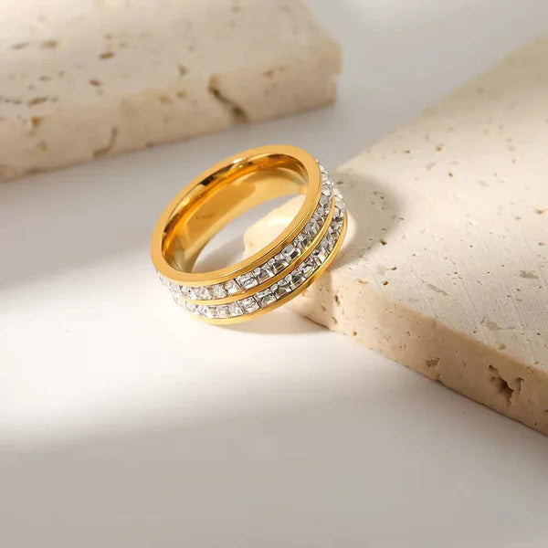 Dazzling Ring