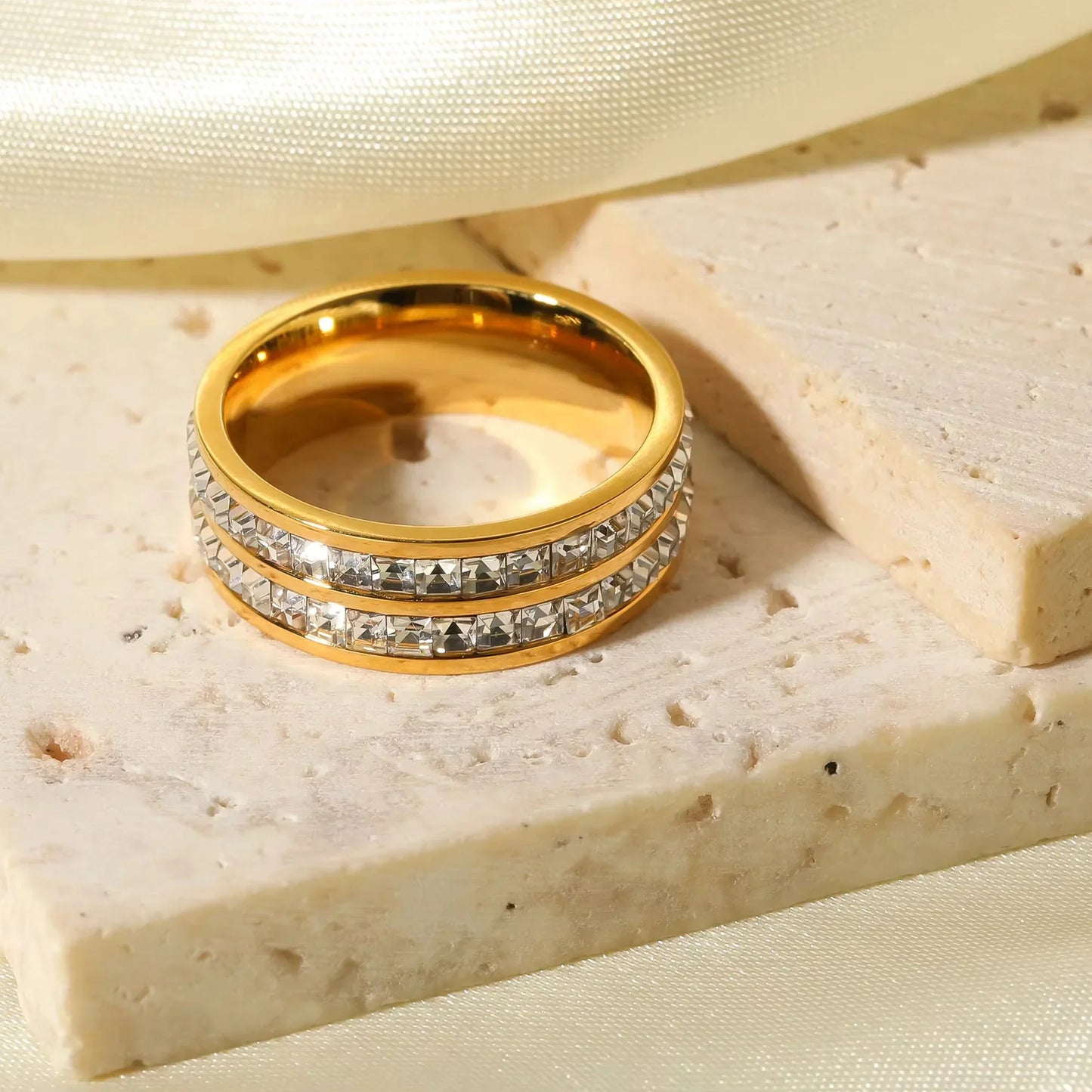 Dazzling Ring