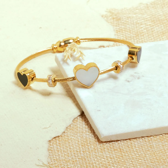 Classic Heart Openable Bracelet