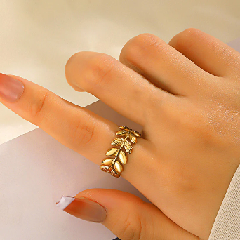 Elegant Leafy Band AdjustableRing