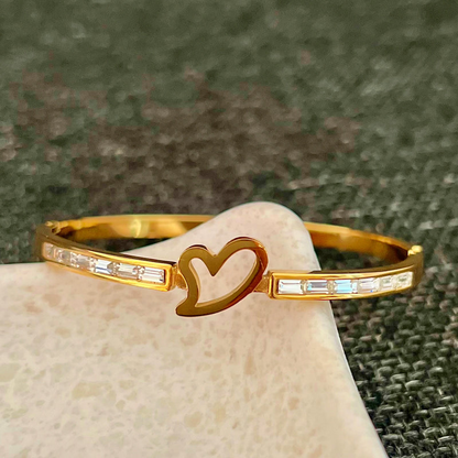 Eternal Heart Bracelet ( Small Size )