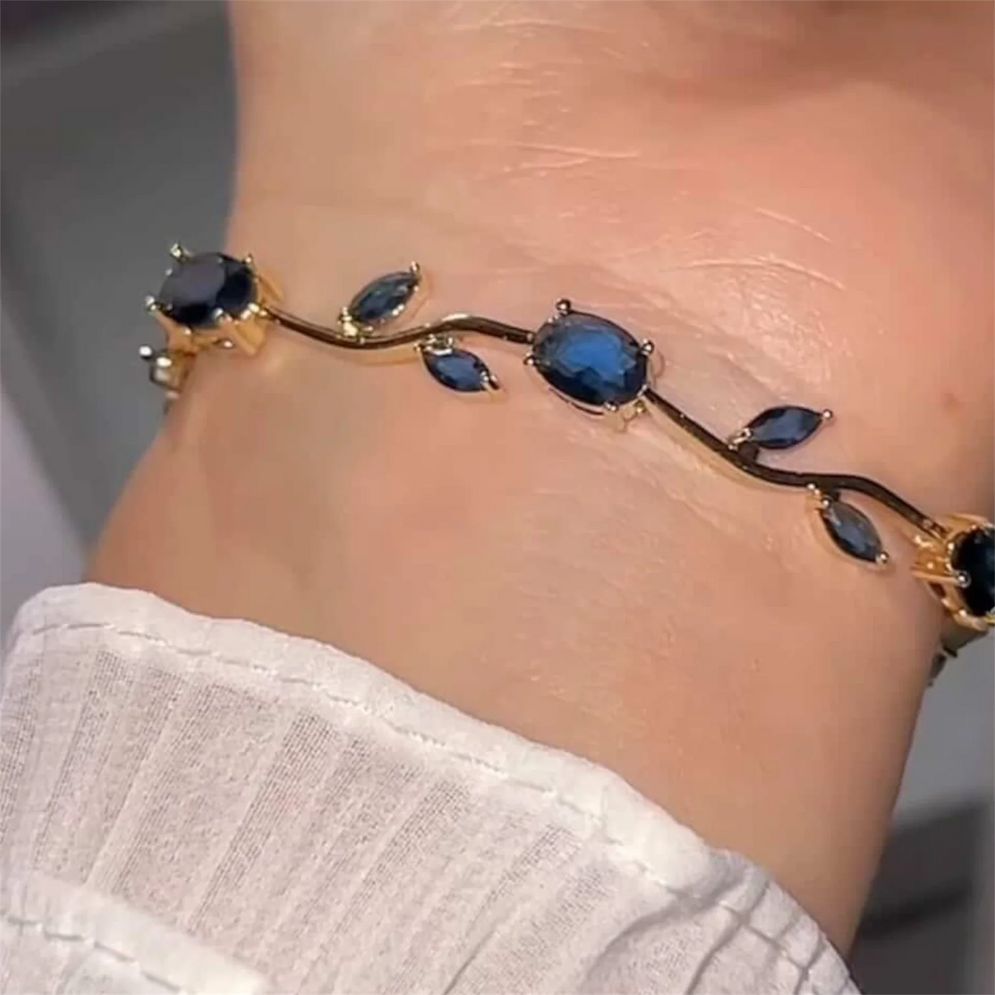 Tulip Bracelet