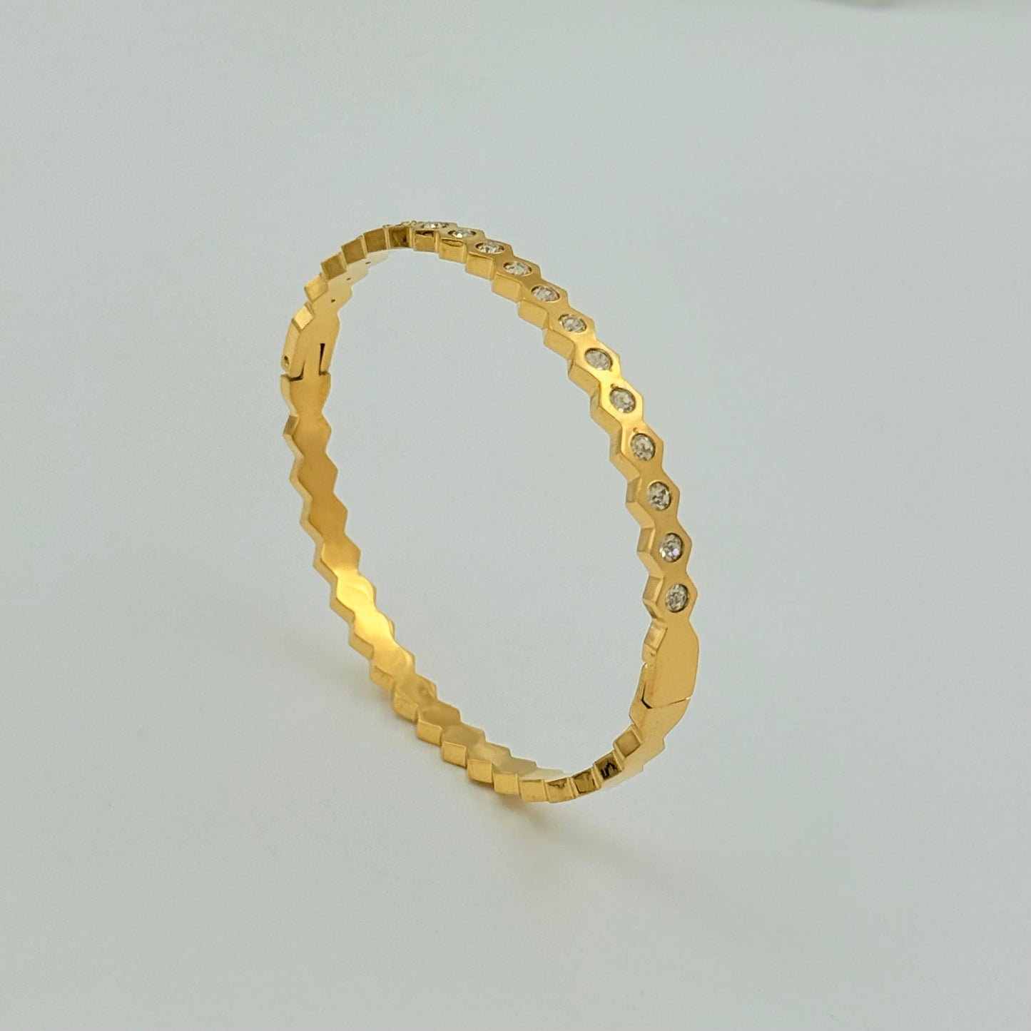 Glowline Bangle – 18K Gold Plated | Stainless Steel | Waterproof