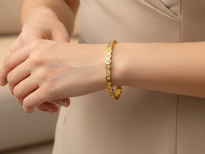 Glowline Bangle – 18K Gold Plated | Stainless Steel | Waterproof