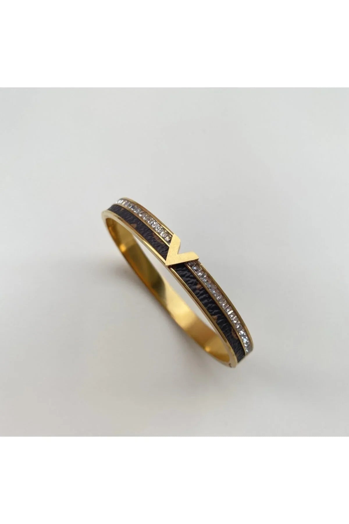 GOLDEN V LEATHER BRACELET ( Small Size )