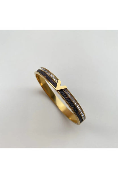GOLDEN V LEATHER BRACELET ( Small Size )