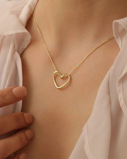 Knot Heart Chain Pendant Necklace