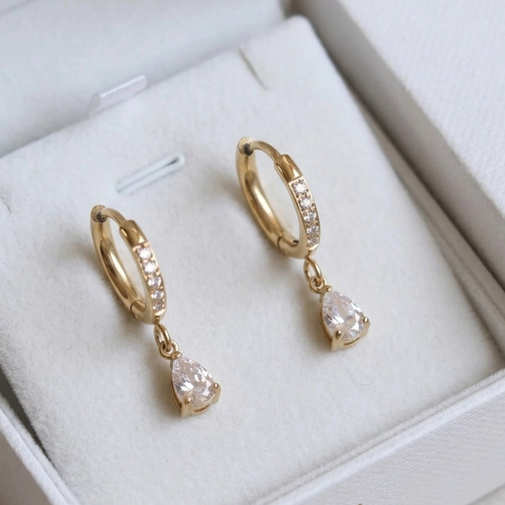 Elara Crystal Earrings