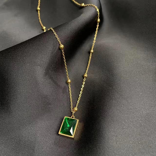Green Stone Chain Pendant